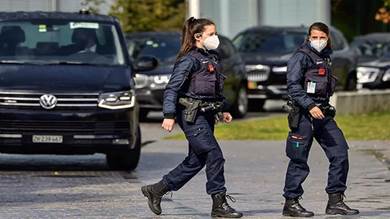 عناصر من الشرطة بمدينة زوريخ في سويسرا